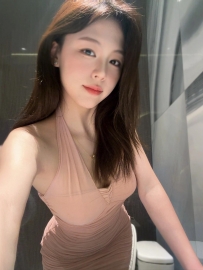 🌸何気ない仕草にも、甘さとセクシーさの絶妙なバランスが漂う