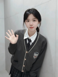 🌸しおり (Shiori)——詩織 Age（年齡）：22 Height（身高)：159cm Weight（體重）：4