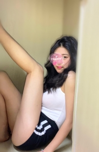 彼女はVIPだけで、純粋でセクシーなほんの少し恋人です