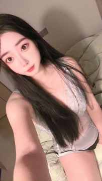 🌸160・Eカップ、濃いめメイクで色気全開、キスも責めも情熱的な泡姫スタイル。